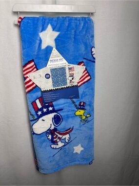 Peanuts Snoopy & Woodstock Patriotic Blue Kids Pajama Throw Blanket